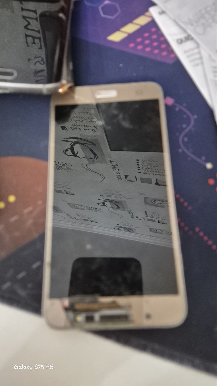 Продам это все за 74к  на запчасти или восстановление 
Samsung j7 сломан дисплей корпуса нет 
Аккум есть плата есть ну и
