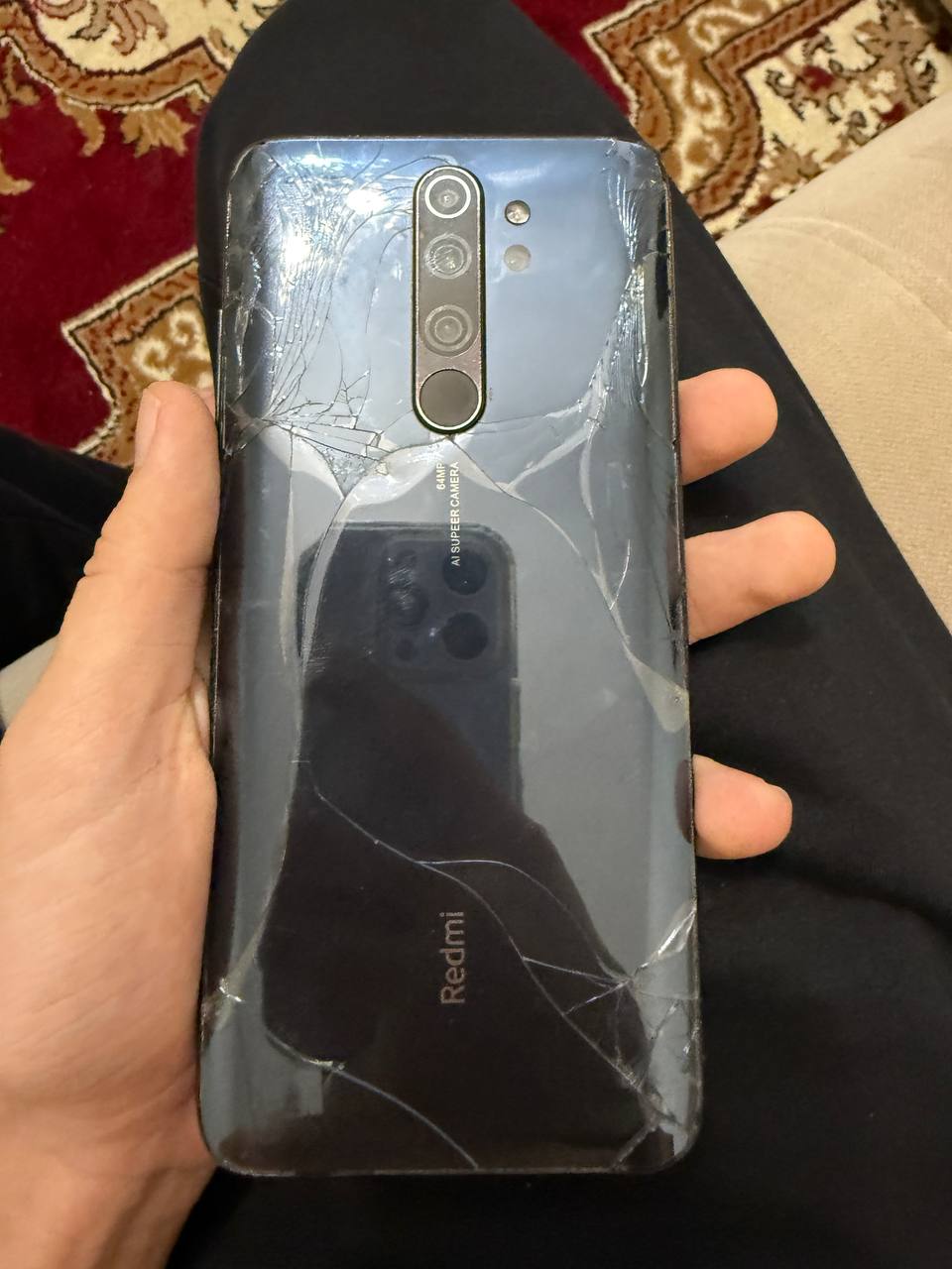 Redmi с разбитым задним стеклом