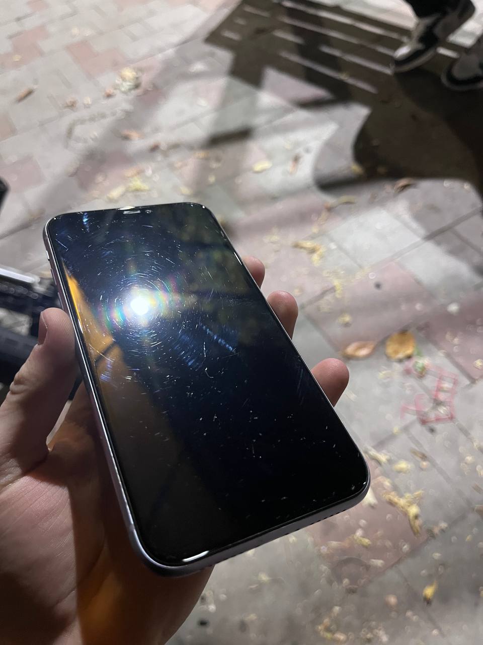 iPhone 11 128 ГБ, 70% аккумулятор, не работает верхний динамик