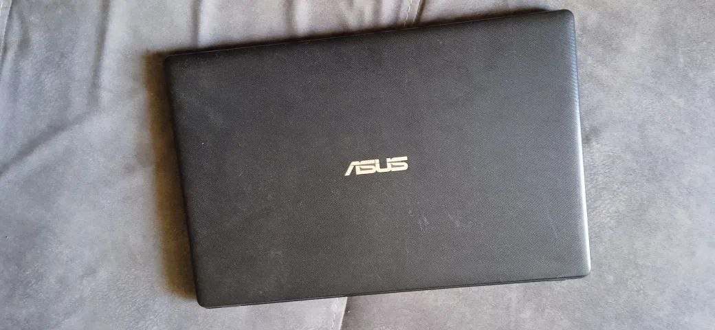 Ноутбук Asus полностью в рабочем состоянии
Заменен жесткий диск на SSD. Новая батарейка.
Сумка+рюкзак новый
Цена 35 тыс — 5