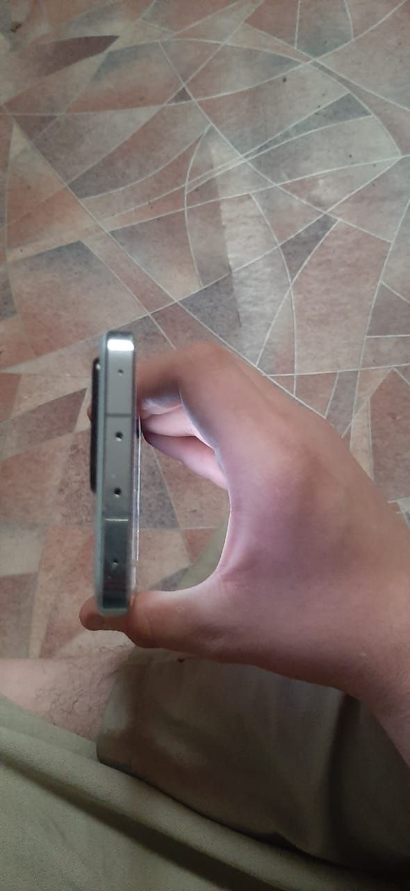 Xiaomi 13 12+256 ГБ, скол на экране, чехол и коробка, обмен желателен — 5