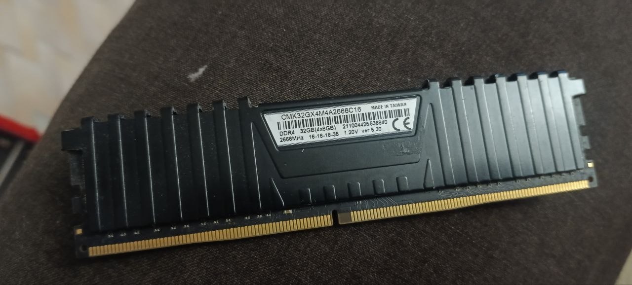 Обменяю две DDR4 8x2 на DDR4 16x2 с доплатой
