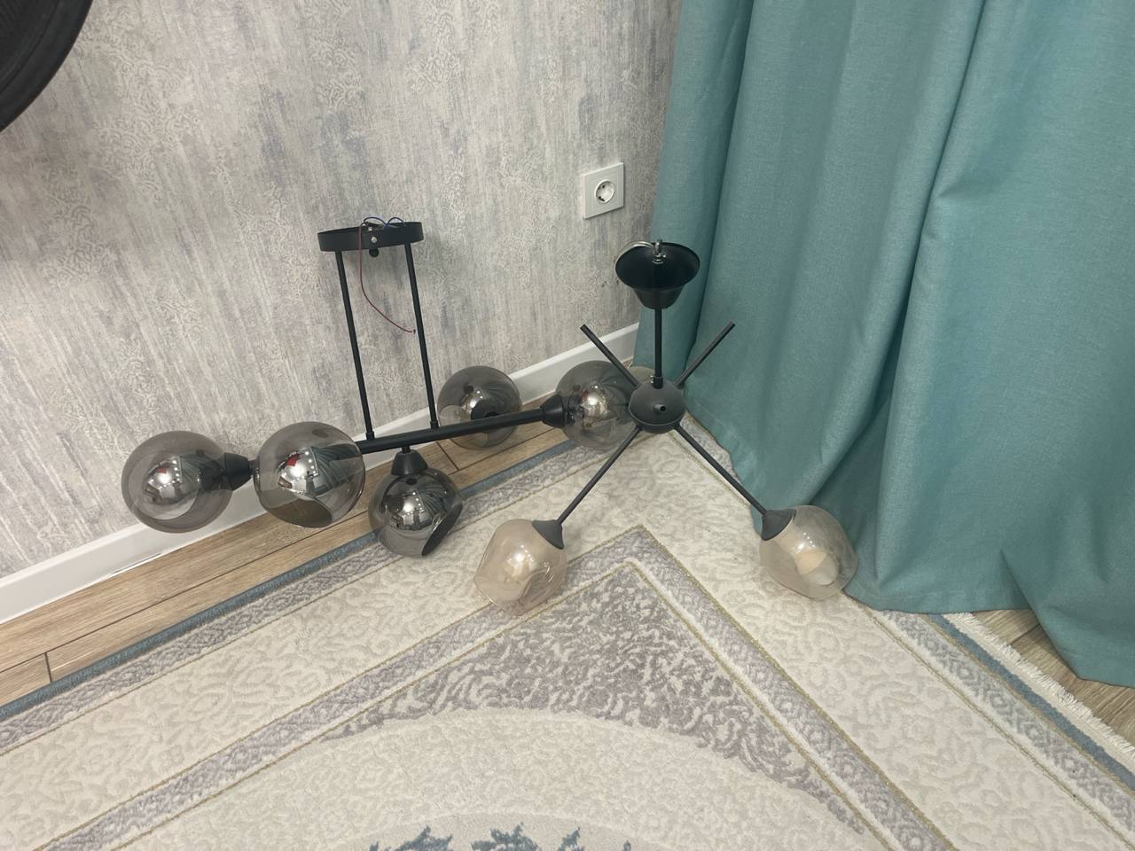 Люстра с шарообразными плафонами