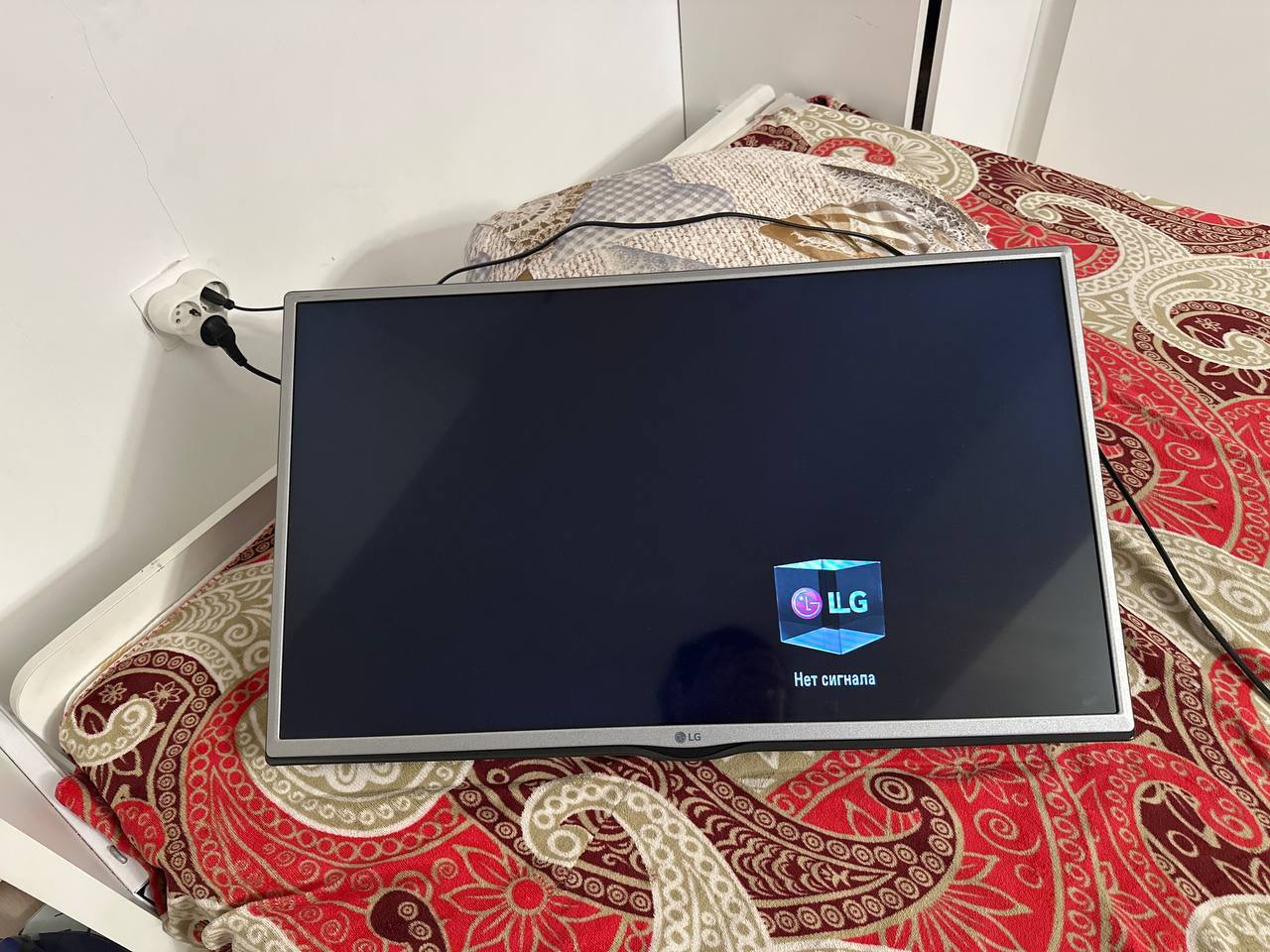 Телевизор LG 32LF550U — 3