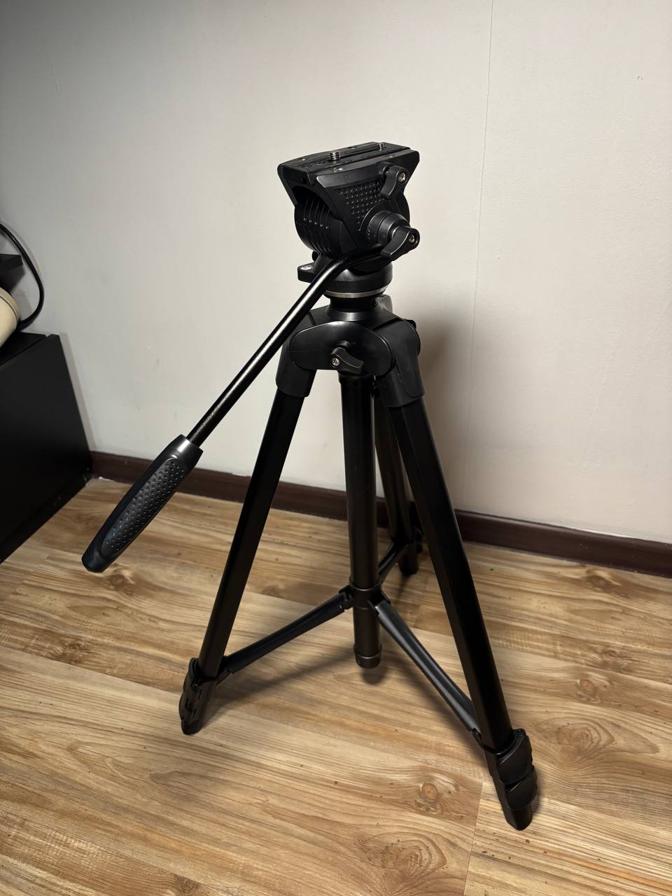 Видеоштатив Weifeng WF-3308A новый — 3