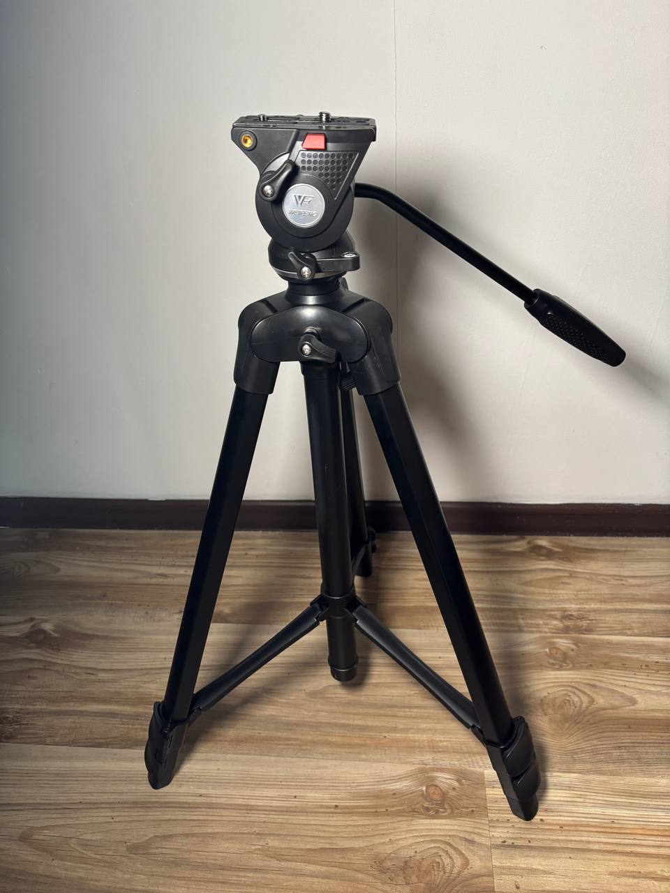 Видеоштатив Weifeng WF-3308A новый — 4
