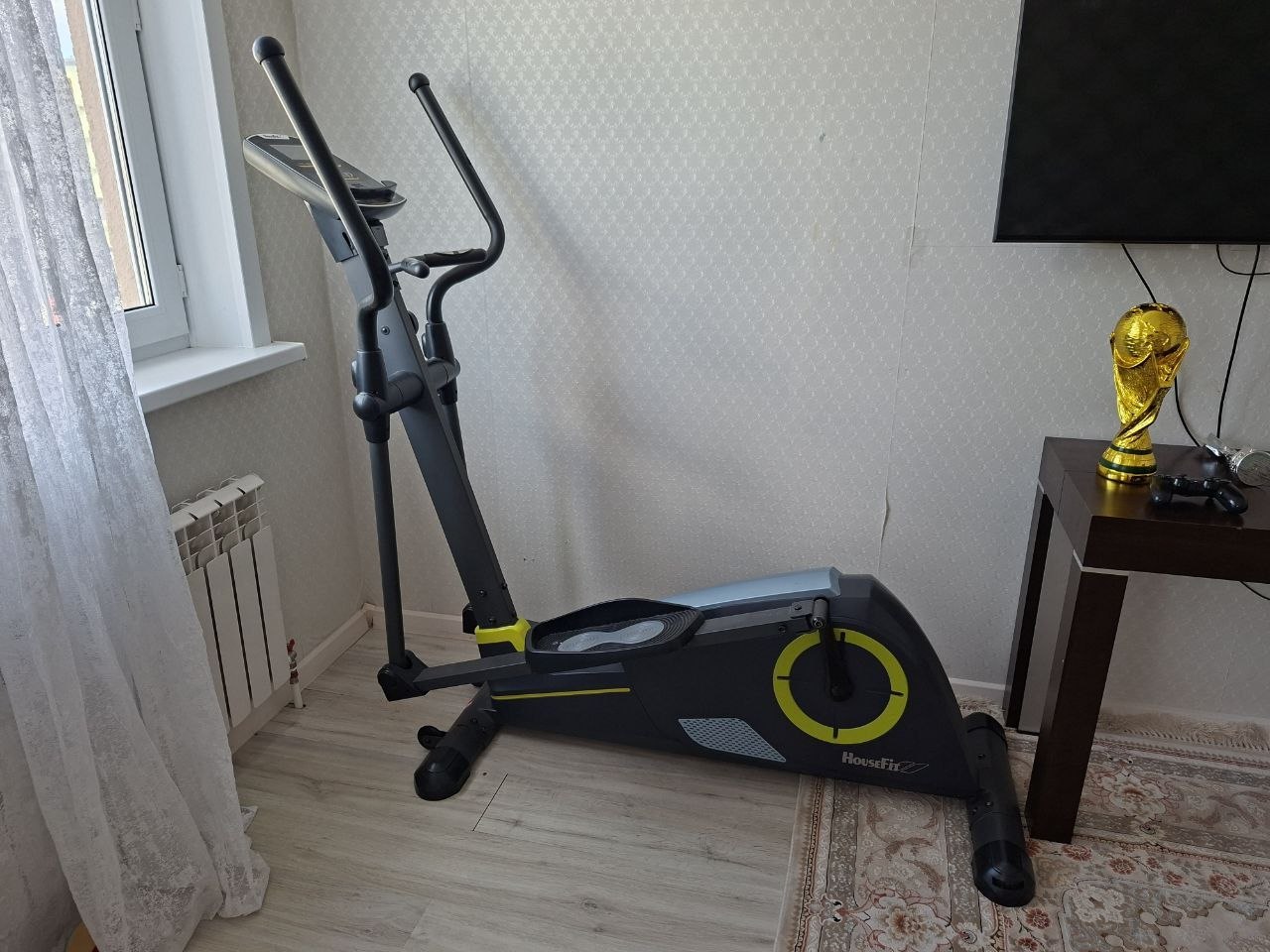 Эллиптический тренажер HouseFit 120 000тг
