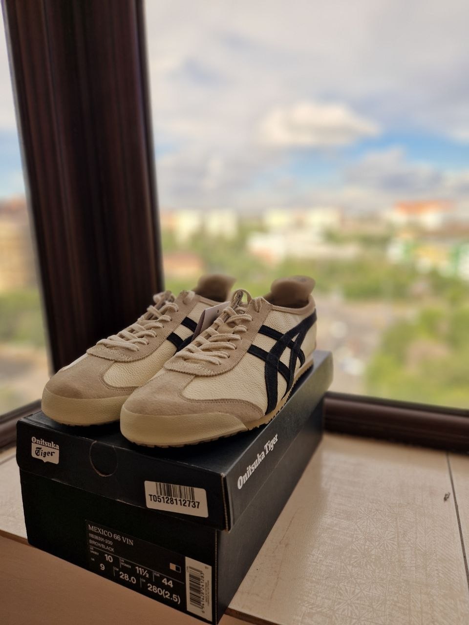 1)Onitsuka Tiger Mexico 66
Cond: 🆕
Size:44 EU/28cm
Price:47K
Astanа
2)Аниме вещи 8к
3)набор для игр 3к — 2
