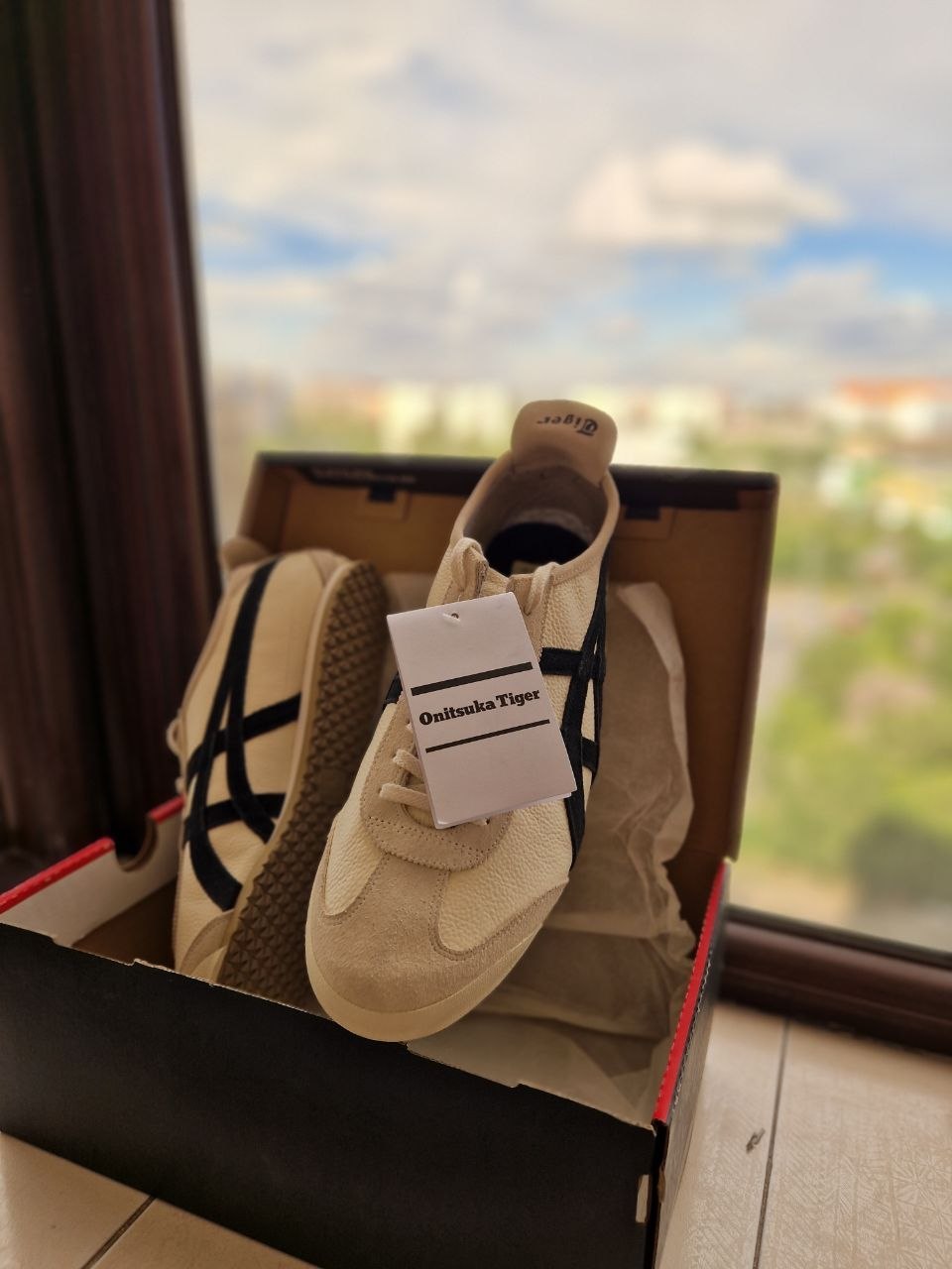 1)Onitsuka Tiger Mexico 66
Cond: 🆕
Size:44 EU/28cm
Price:47K
Astanа
2)Аниме вещи 8к
3)набор для игр 3к — 3