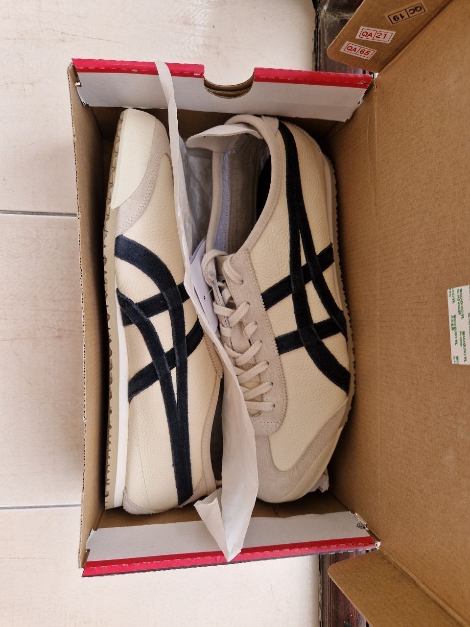 1)Onitsuka Tiger Mexico 66
Cond: 🆕
Size:44 EU/28cm
Price:47K
Astanа
2)Аниме вещи 8к
3)набор для игр 3к — 5