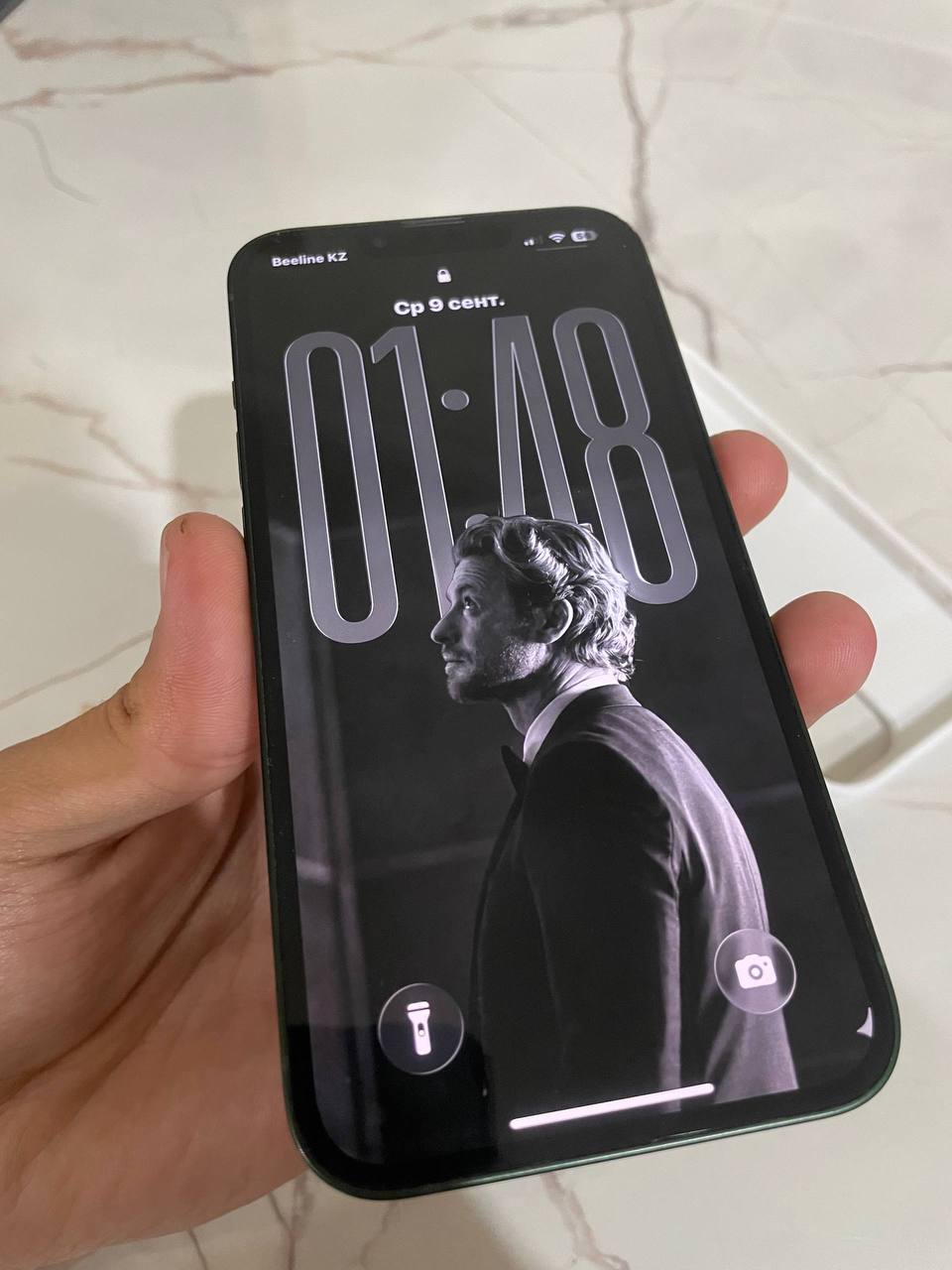 Обменяю iPhone 13, состояние на фото, в кп коробка и чехол