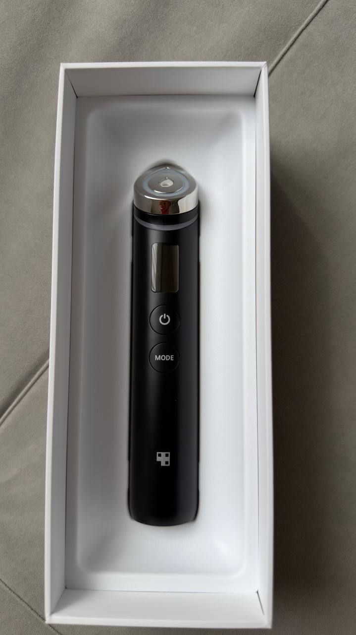 Medicube AGE-R Booster Pro (Корея) - отличное состояние, с коробкой и зарядкой