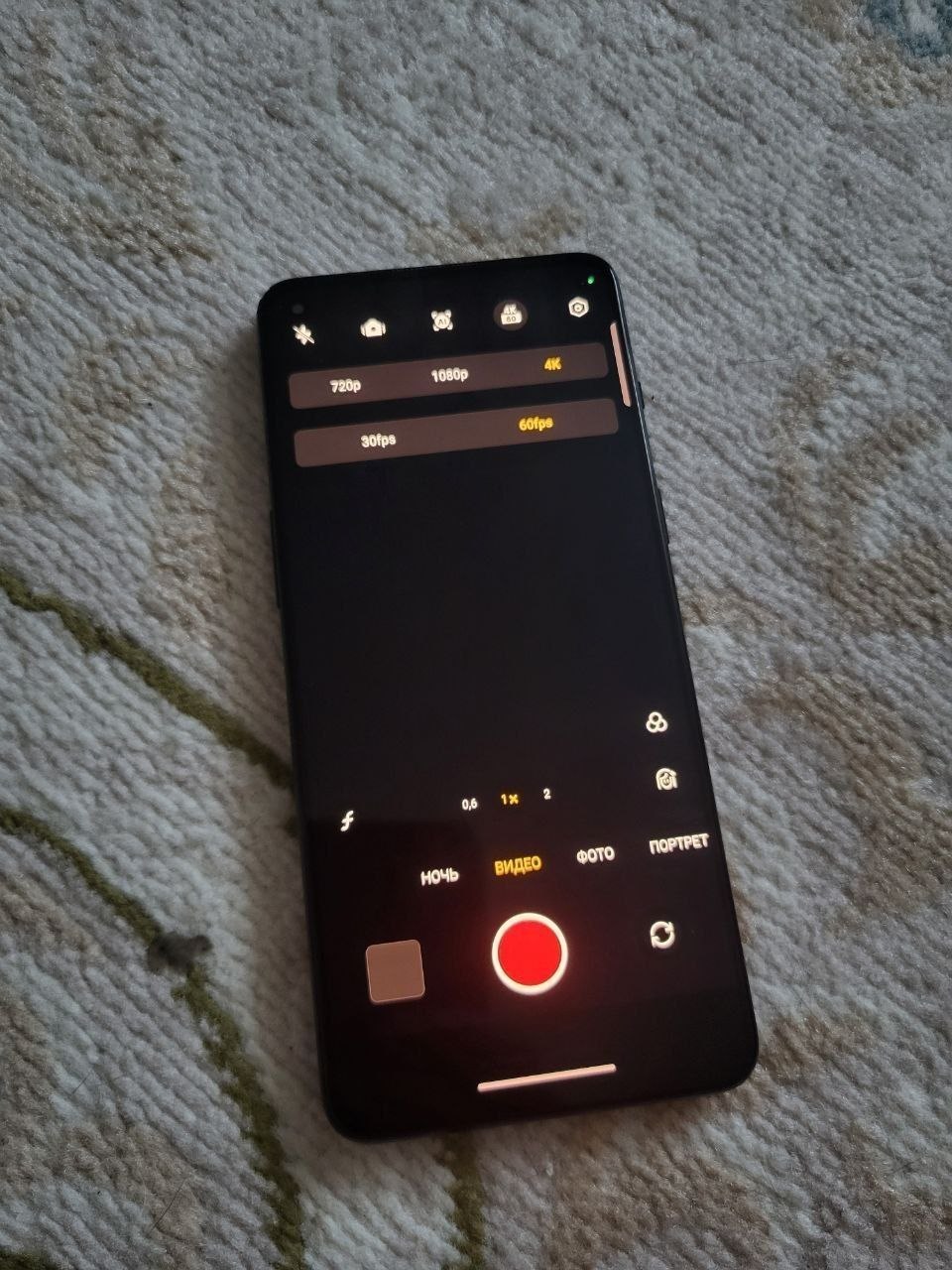 OnePlus 9RT 5G 12/256GB в хорошем состоянии, есть минусы (выгорание), в комплекте коробка и чехол — 4