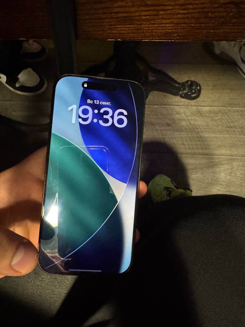 iPhone 16 Pro 128GB (черный титан, США, идеал, полный комплект)
