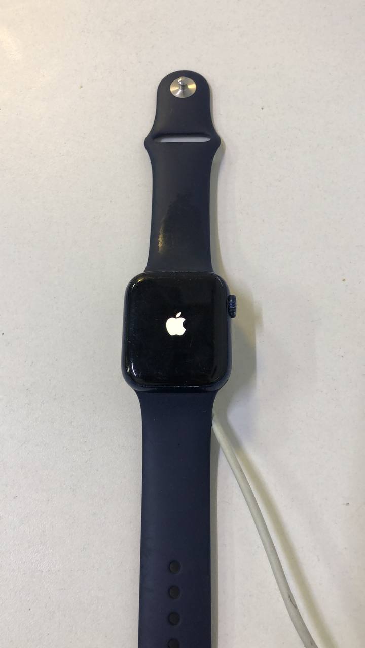 Apple Watch с зарядкой