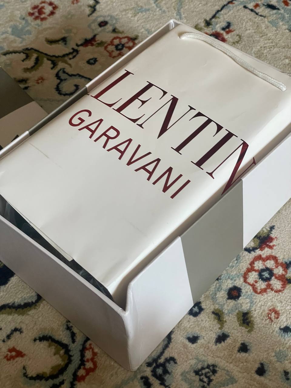 Продам Valentino Garavani Rockstud Untitled черные кроссовки