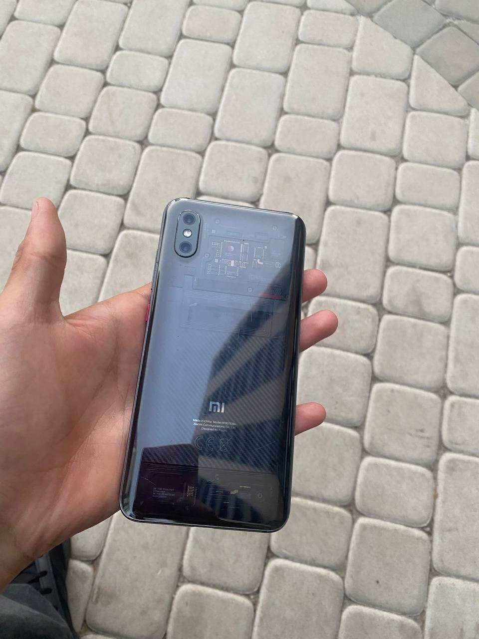 Xiaomi Mi 8 Pro Explorer Edition 8/128 ГБ