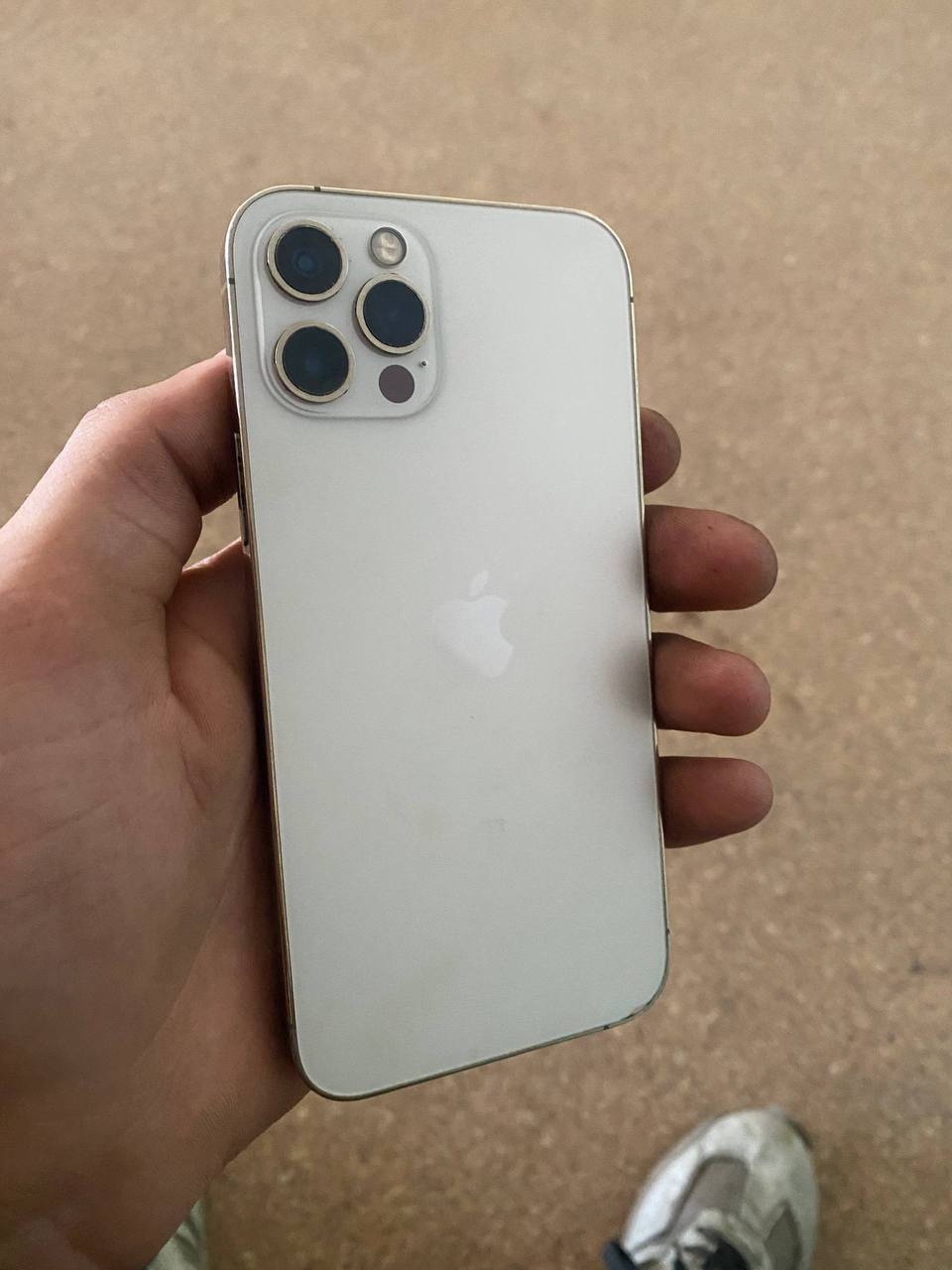 Обменяю iPhone 12 Pro и iPhone 11 на один телефон — 2