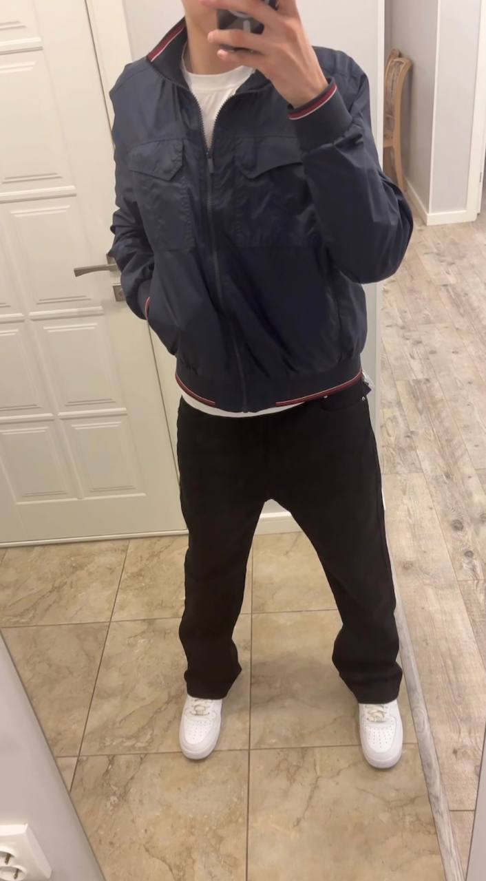 Чёрные джинсы Bootcut