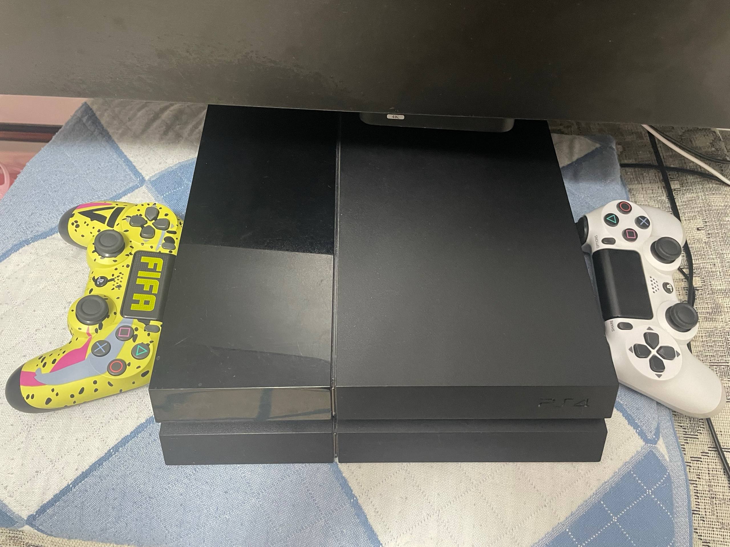PS4 Fat 500GB с комплектом игр