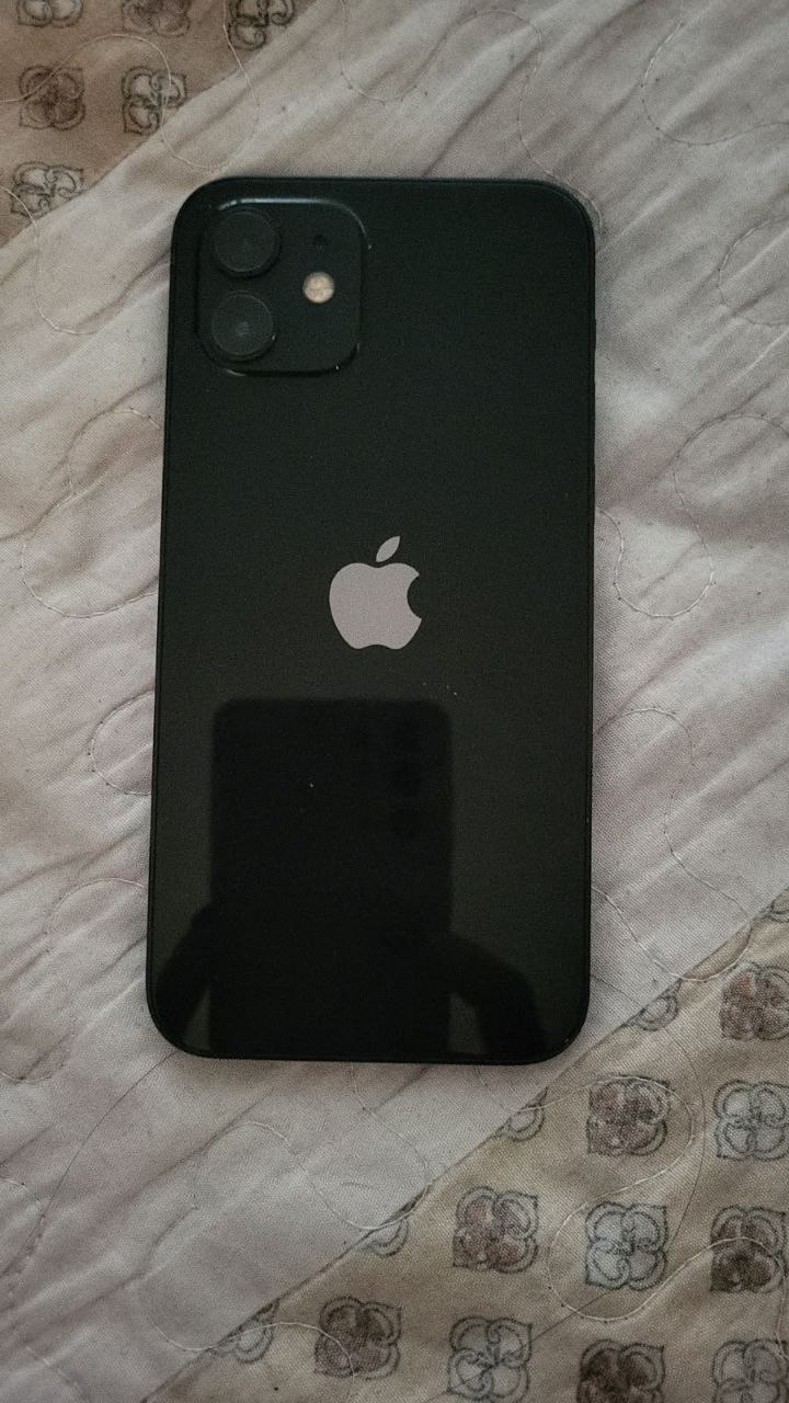 iPhone 12 64 ГБ чёрный