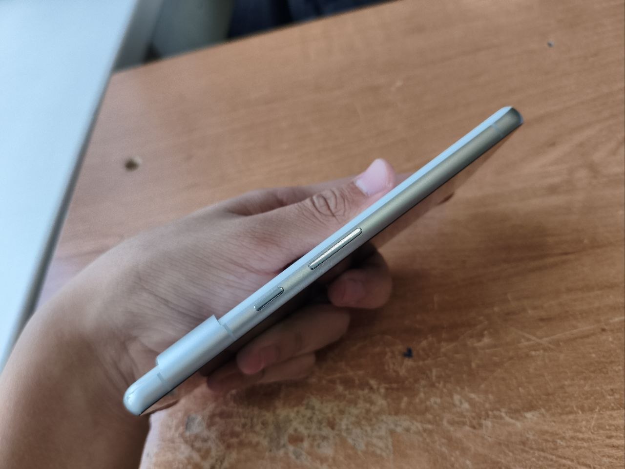 Продам pixel 7 8/128 а хорошем состоянии, из минусов только замененый дисплей OLED ниже среднего качества, трещина на ди — 2