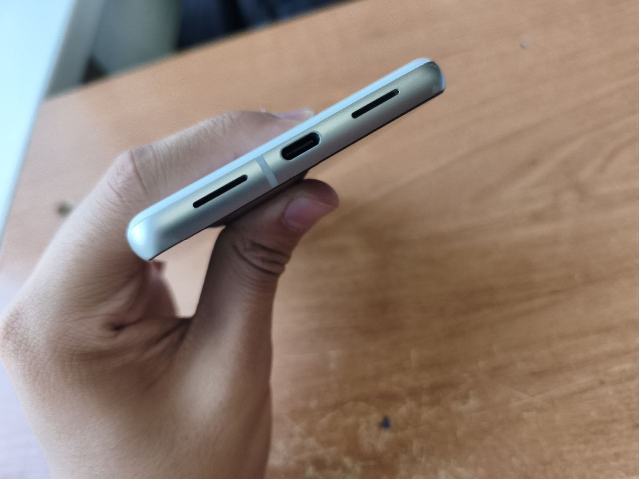 Продам pixel 7 8/128 а хорошем состоянии, из минусов только замененый дисплей OLED ниже среднего качества, трещина на ди — 3
