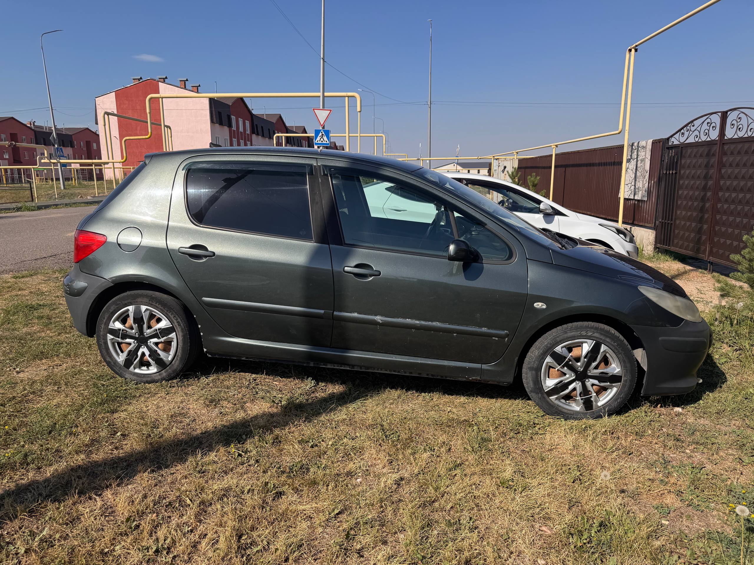 Peugeot 307 серый — 3