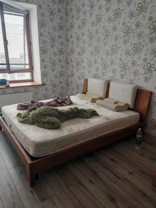 Кровать двухспальная 180*200 с матрасом