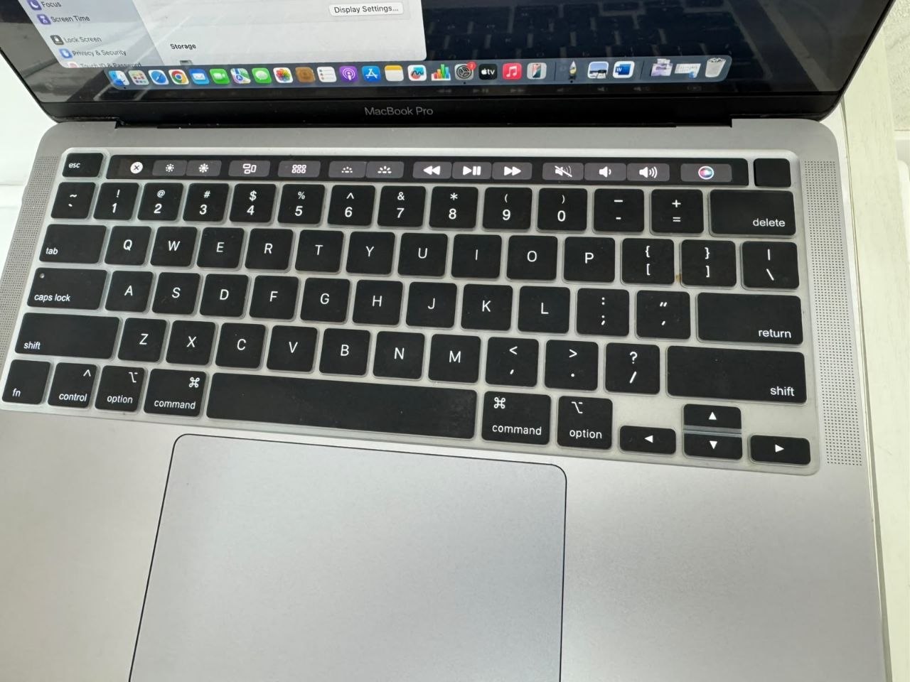 MacBook Pro 13 (2020) — 2
