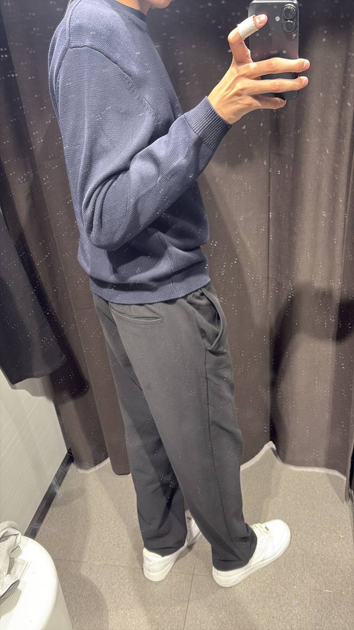 Zara sweatshirt 
Состояние: Абсолютно новый с навесными

Размер: L

Цена: 20.000 тг, брался новым за 26 — 3