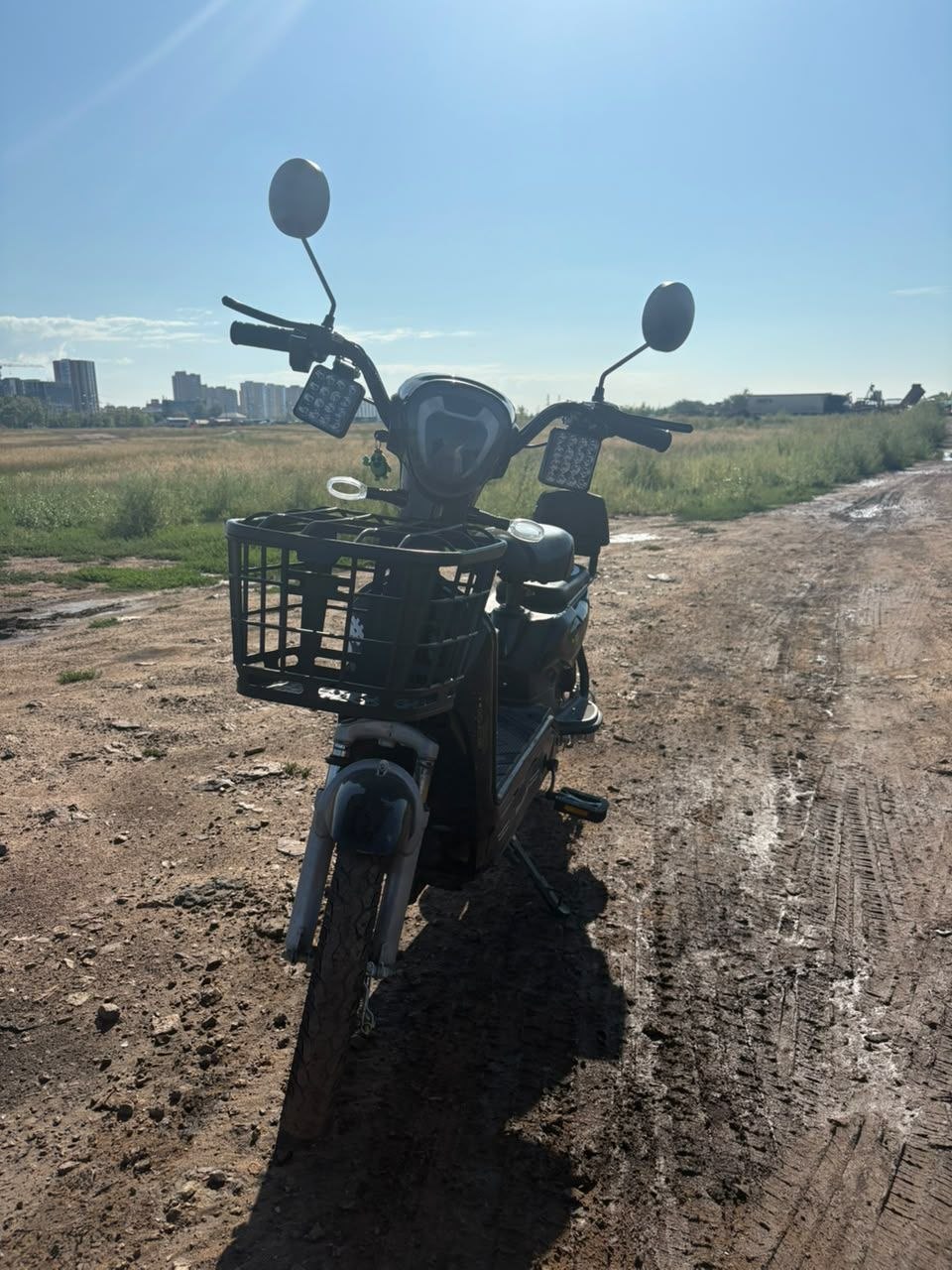 Продам два электро скутера,цена договорная
