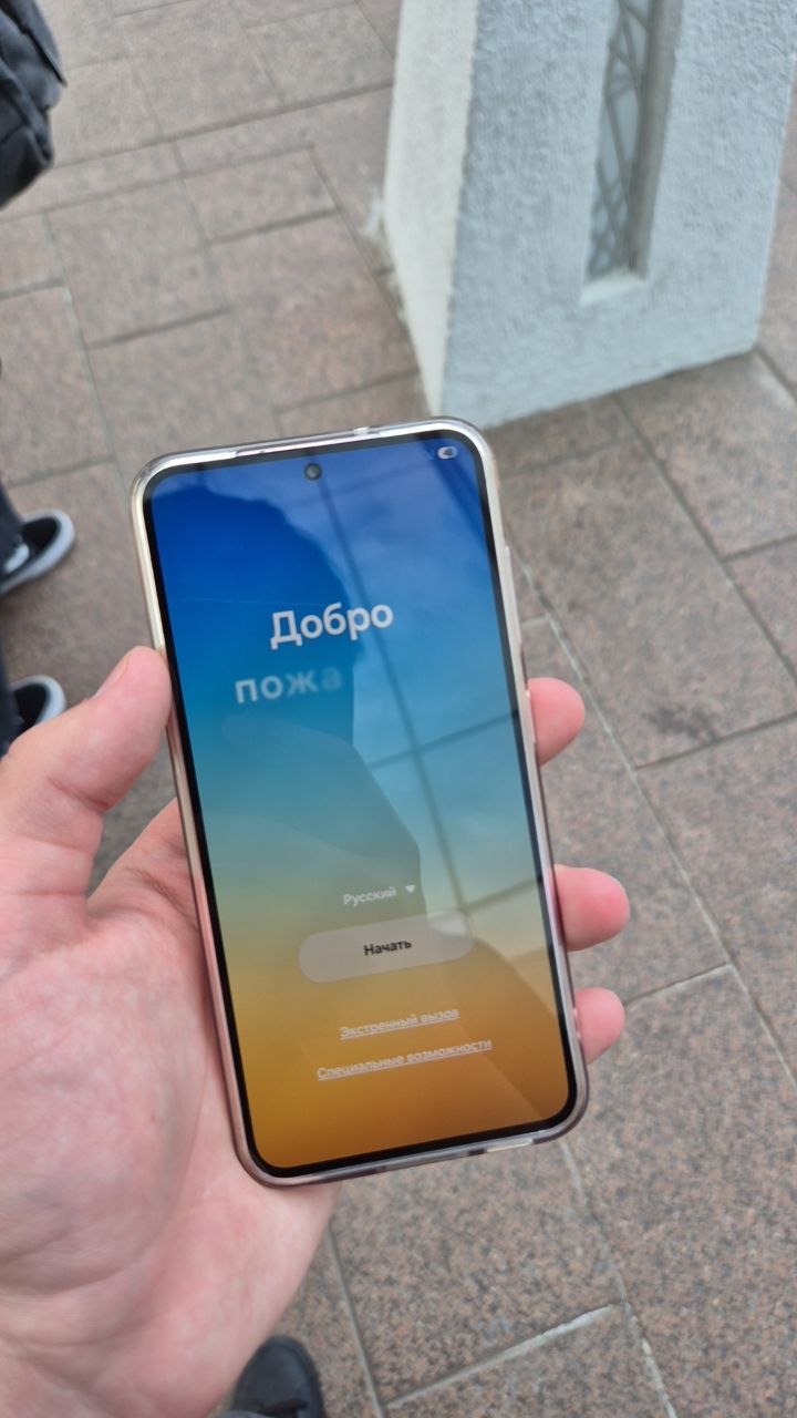 Samsung Galaxy S23 256GB (нижним динамикам пизда) 100к забирайте