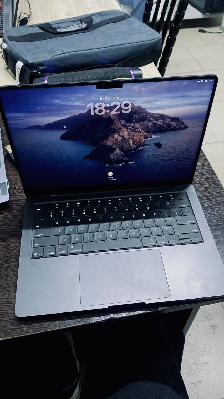 MacBook Pro 14 дюймов M5, 24 ГБ, 1 ТБ