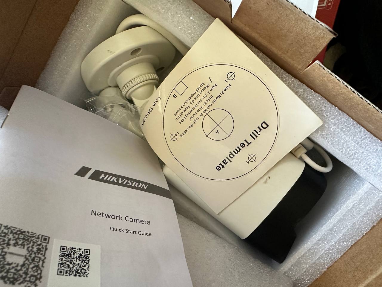 Камера видеонаблюдения hikvision оригинал брали в Barlau 
87005251307 — 3