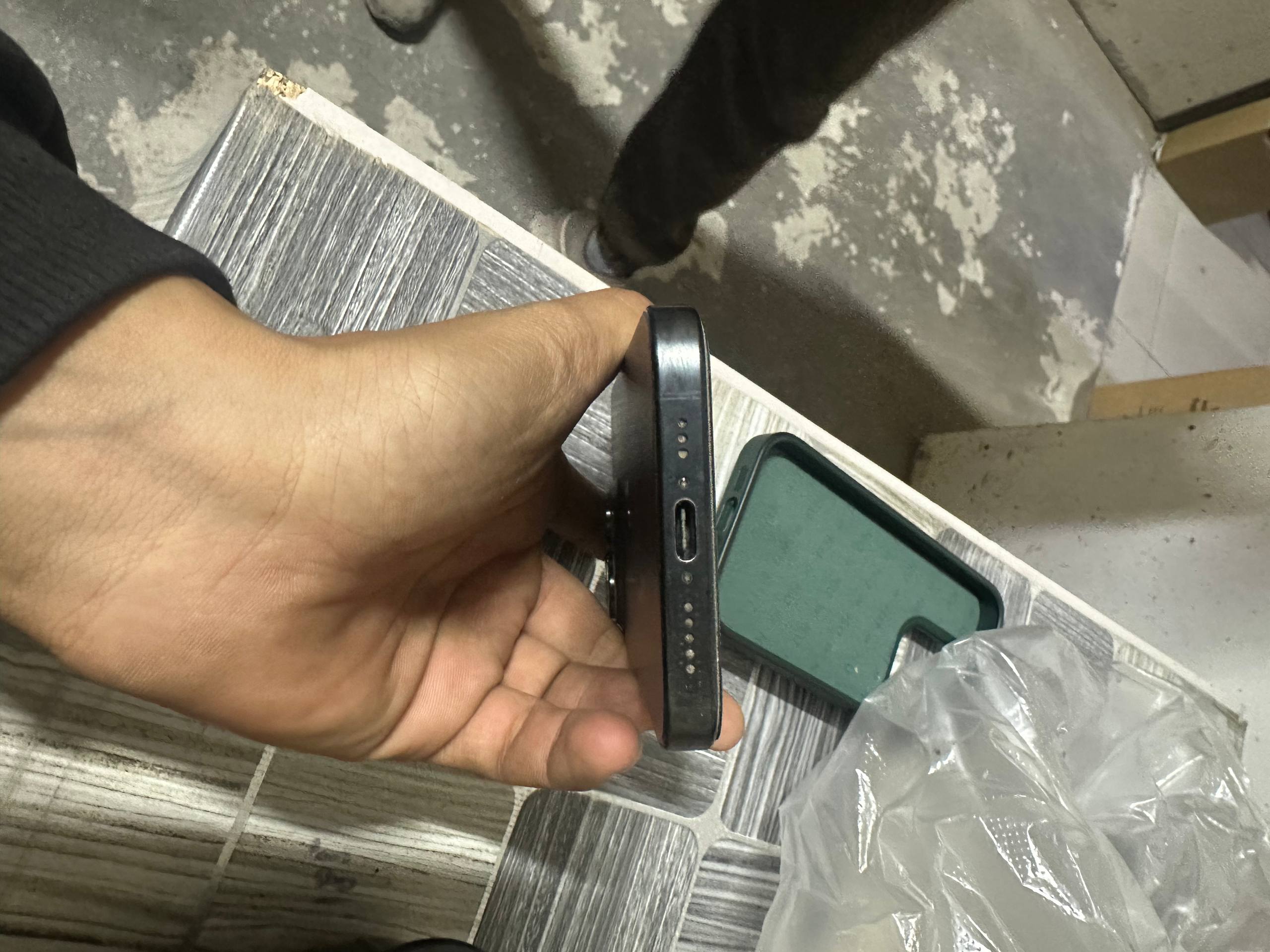 IPhone 15 PRO, все оригинал, емкость 256 ГБ — 3