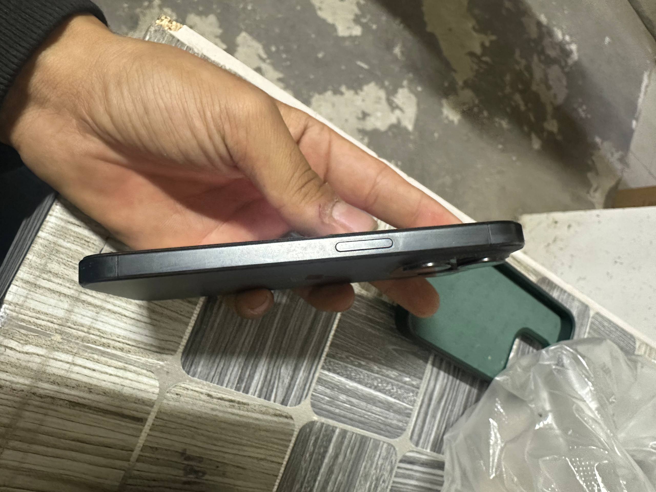 IPhone 15 PRO, все оригинал, емкость 256 ГБ — 5