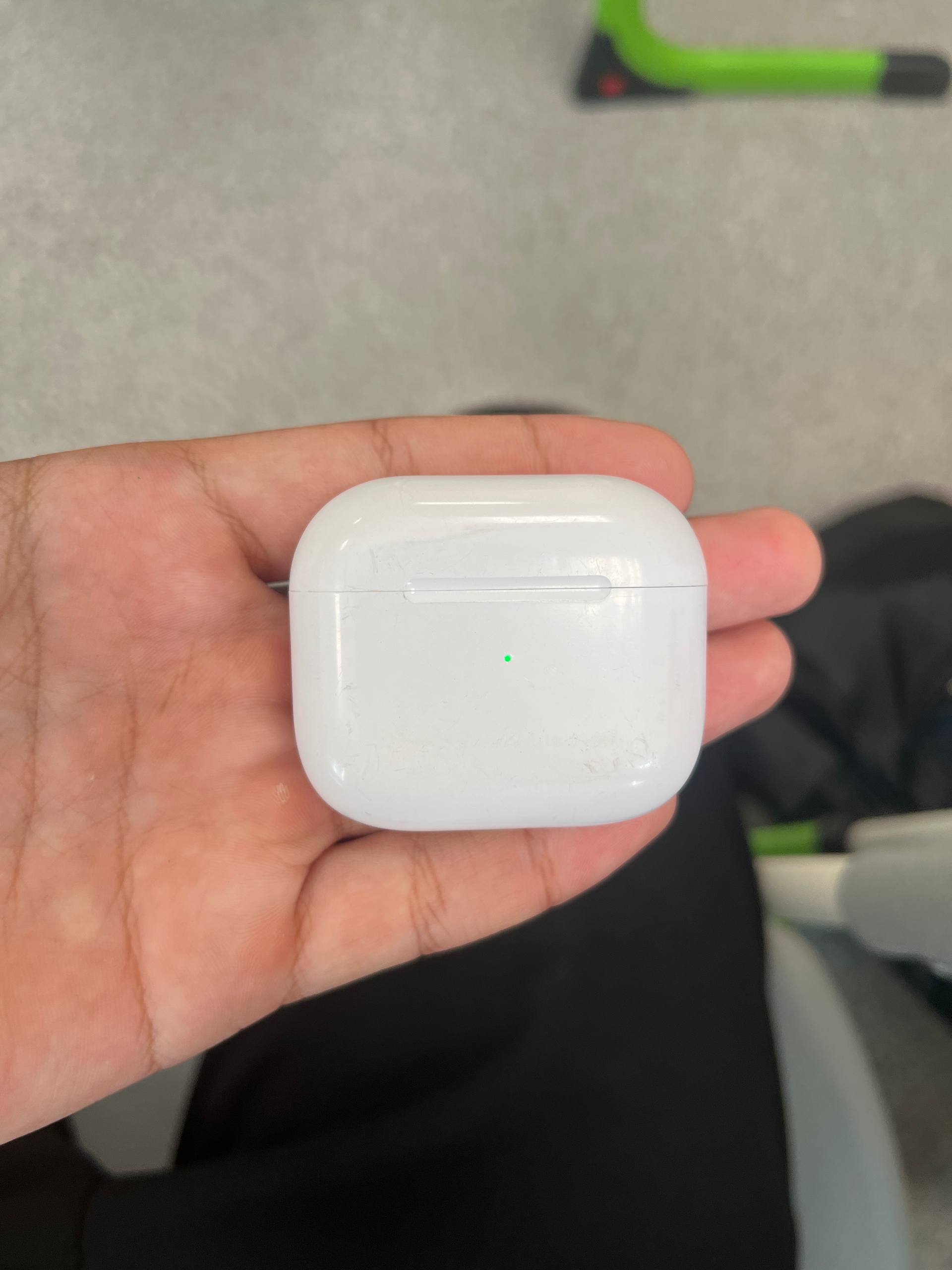 AirPods 3 — 3
